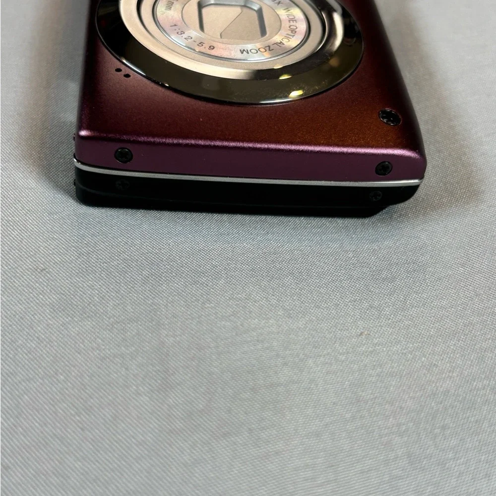 Nikon Coolpix S3000 12MP Digital Camera Purple Parts Only‎